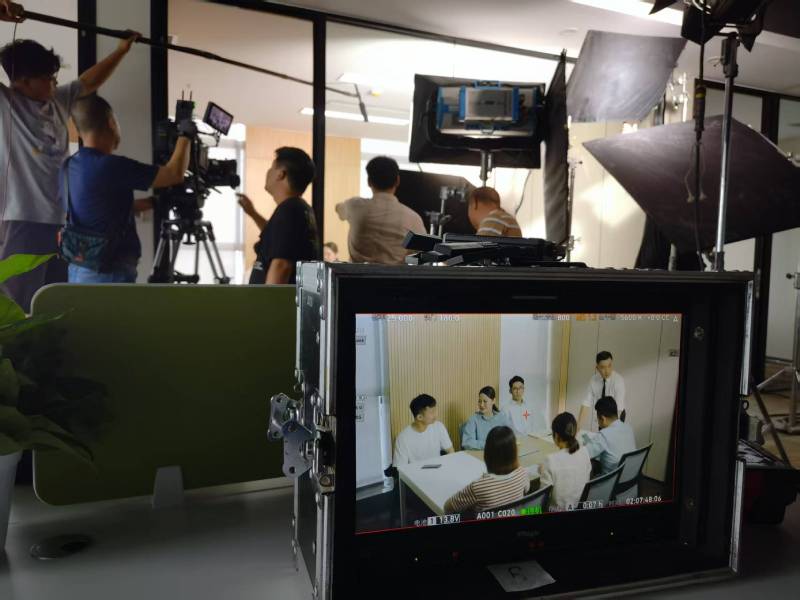 巨鹿县TVC拍摄公司：科技产品视觉化大师，诠释未来感与功能美学